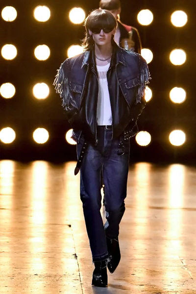 Look 40